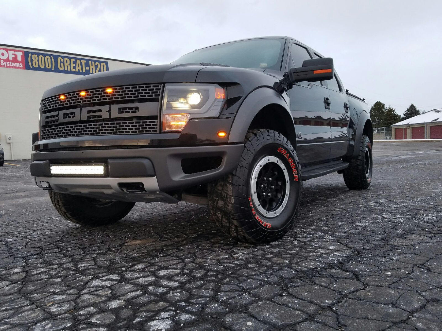 (10-14) Ford F150 Raptor - 20" Double Row Bumper Mount Kit