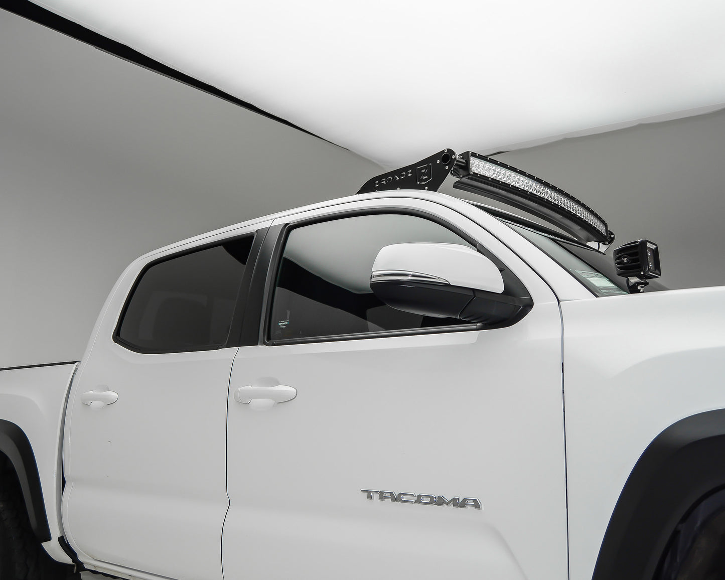 (05-17) Toyota Tacoma - 40" Curved Light Bar Kit