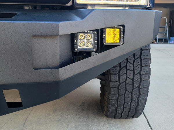 Black Oak LED auxiliary lighting, illustrating the amber versus white LED colour comparison here.