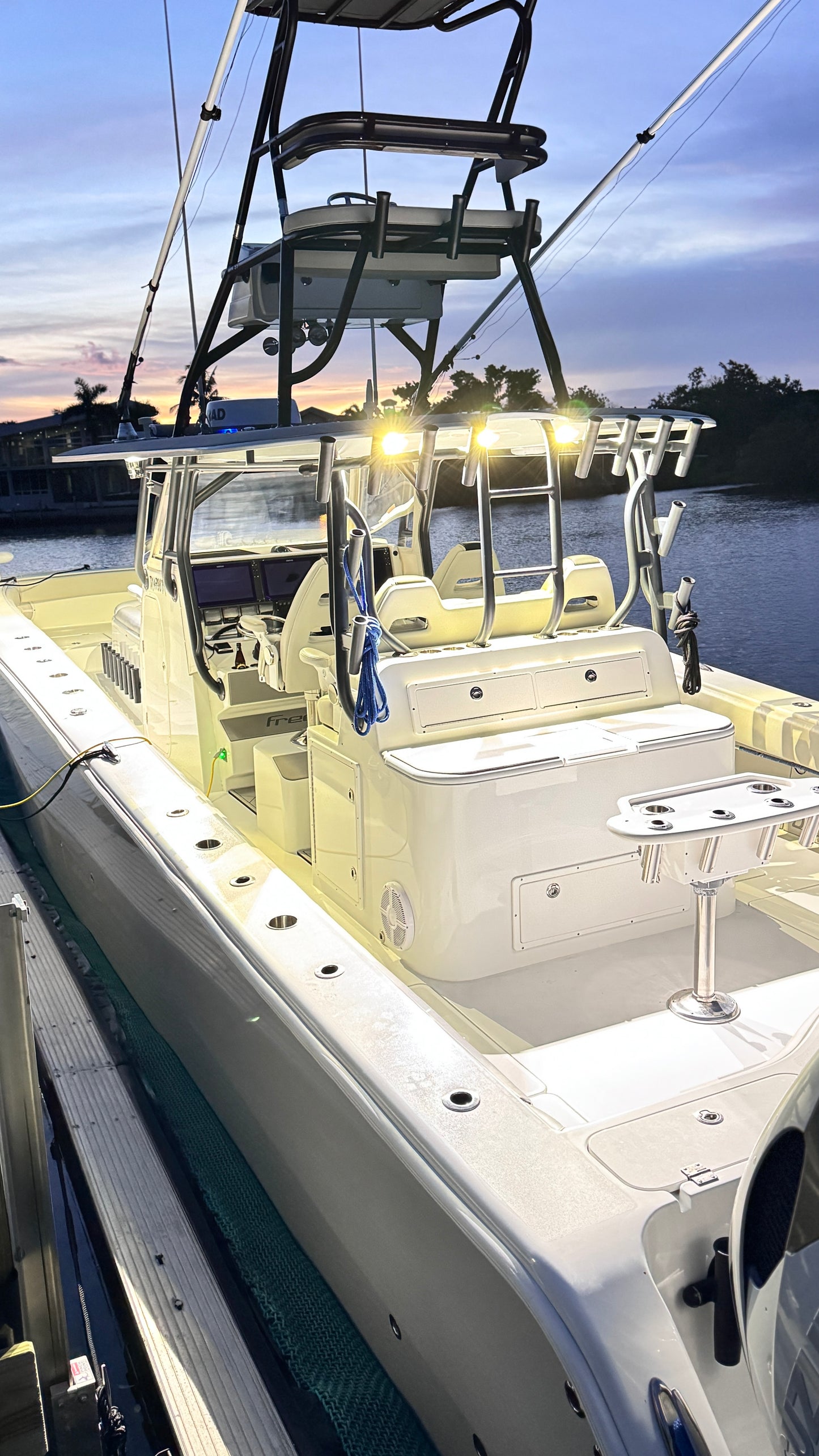 New - Low Pro™ Marine Spreader Light - Flush Mount